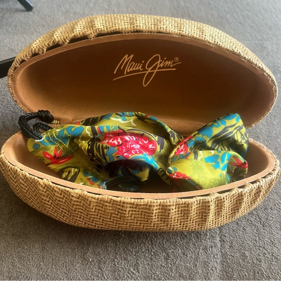 Maui Jim Ailana sunglasses with case - Picture 2 of 11